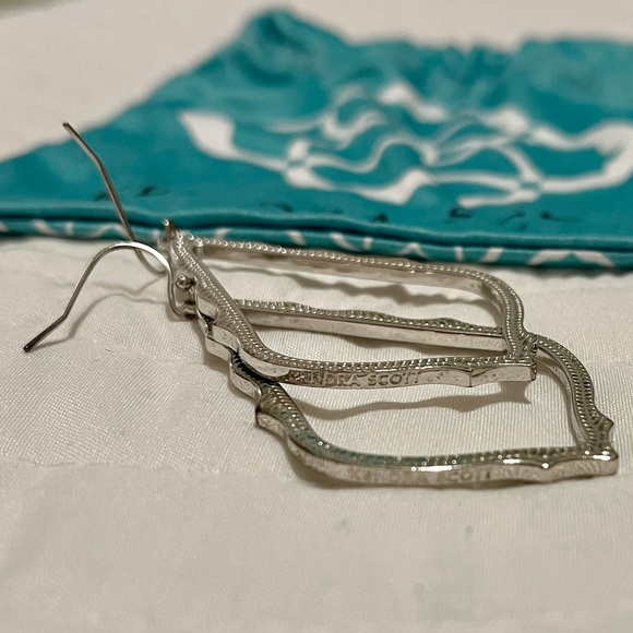 Kendra Scott Sophee Drop Earrings in Silver - Picture 4 of 5